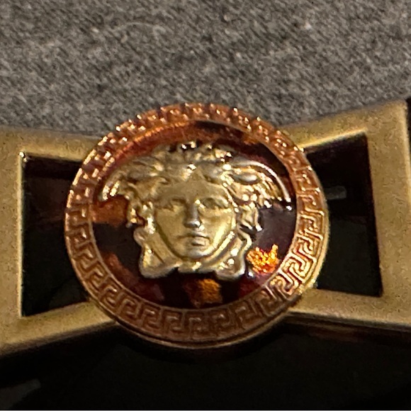 Versace Sunglasses 90's fabulous .like new - Picture 2 of 6